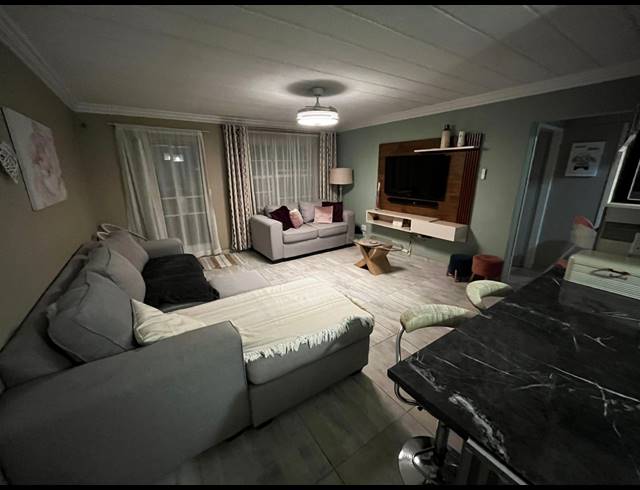 2 BEDROOM SECTIONAL TITLE FOR SALE IN RAVENSWOOD
